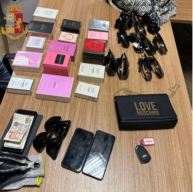 Ladri di profumi e occhiali: arrestati