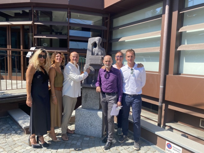 A Ivrea un omaggio alla città con il restyling della sede ex concessionaria Olivetti