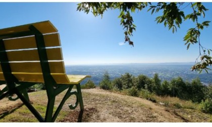 Una nuova panchina gigante con vista sul Canavese