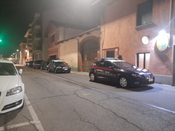 Rapina in farmacia a Leini: è caccia all’uomo