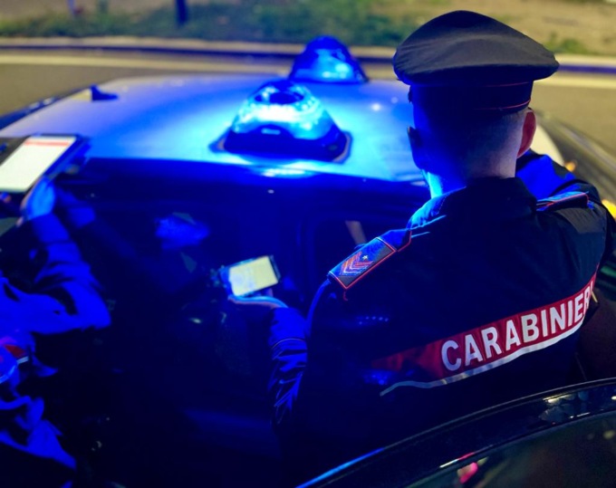 Rapina a mano armata. Due donne minacciate con un coltello: arrestato dai Carabinieri