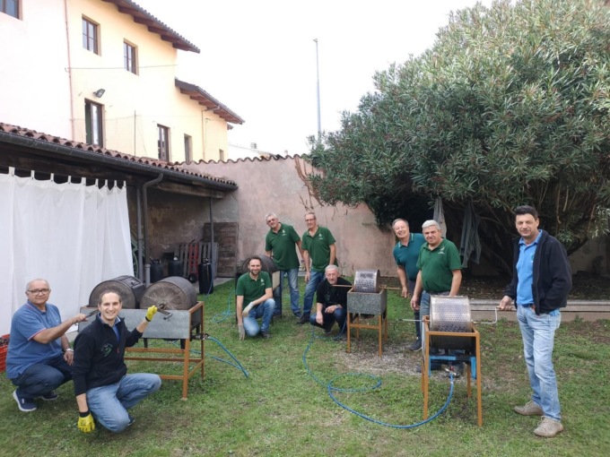 180 kg di caldarroste per la castagnata di Salassa
