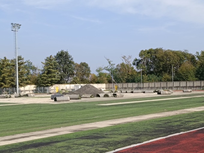 Lavori iniziati al Polisportivo di Rivarolo sui due campi da calcio e la pista di atletica