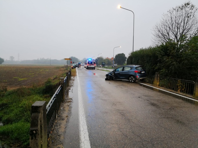 Scontro sulla provinciale fra Agliè e Feletto, tre auto coinvolte