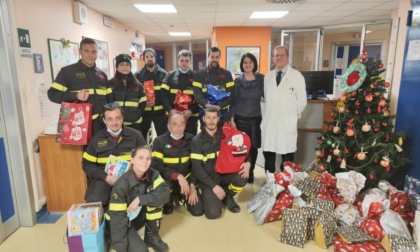 All'ospedale di Ciriè in occasione del Natale la visita degli angeli della Pediatria