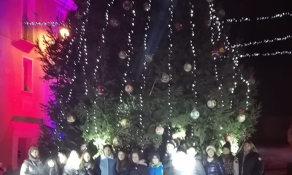 Spettacolo a Locana con l'accensione delle luci di Natale