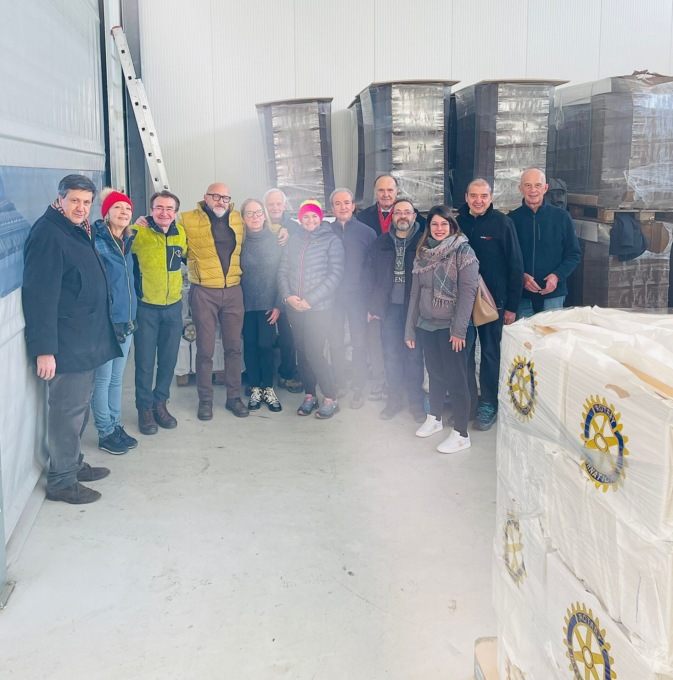 Il Rotary Cuorgnè e Canavese dona oltre 300 pacchi di viveri