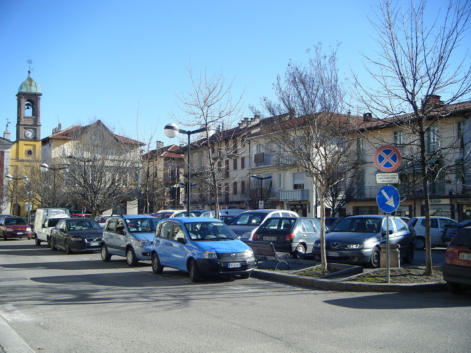 Disco orario in piazza Caporossi a Mathi, nuove modifiche alla viabilità