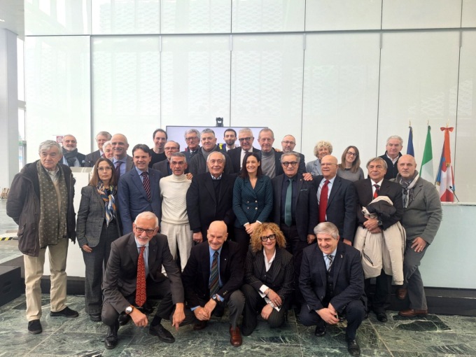 Dentista e oculista gratis per le persone più povere