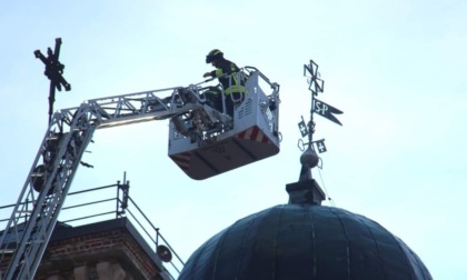 Favria: Vigili del Fuoco sulla Cupola per sistemare la croce della banderuola