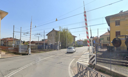 Riapre la ferrovia Torino-Ceres tornano le code ai passaggi a livello, M5S: "Velocizzare l’iter per il sottopasso"