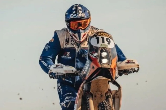 Incidente per Ugo Peila alla Africa Eco Race, tre vertebre fratturate lo costringono al ritiro
