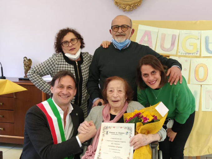 Festeggiati i cento anni di Gerardina Pignata a Volpiano