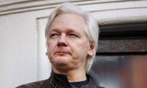 Julian Assange Ivrea vuole conferirgli la cittadinanza onoraria