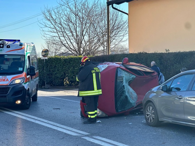 Incidente sulla Provinciale: 4 le auto coinvolte