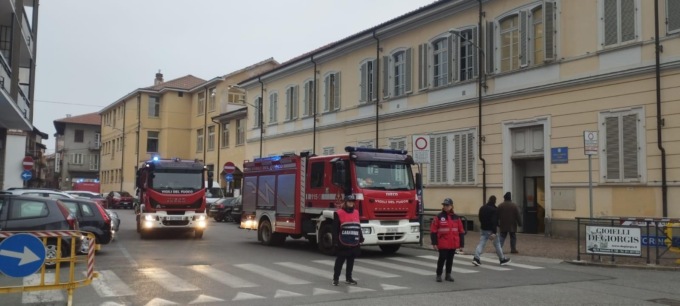 Allarme incendio alla primaria di Ciriè, alunni evacuati