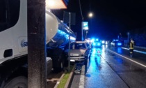 Incidente a Rivarolo, coinvolte due vetture e un camion cisterna
