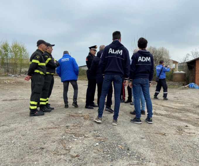 Traffico illecito di rifiuti, maxi operazione dei carabinieri