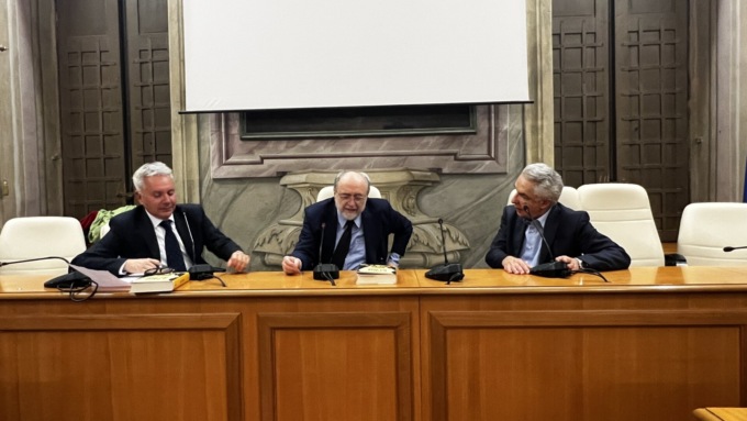 «Notte Rosa» e un concorso vetrine aspettando insieme  il passaggio del «Giro d’Italia»