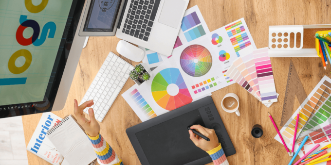 Da studente a professionista: come diventare un grafico pubblicitario di successo