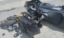 Grave incidente frontale a Priacco: scontro tra Fiat Punto e scooter di grossa cilindrata