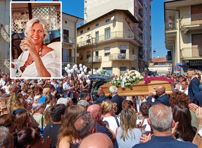 Il giorno dell’addio a Luisella, in 600 per l’ultimo saluto