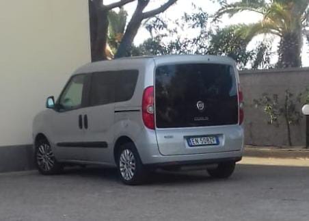 Rubano doblò per disabile, caccia ai ladri