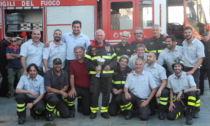 Il Distaccamento Vigili del Fuoco di Volpiano vince la gara delle antiche pompe a mano e porta a casa il trofeo