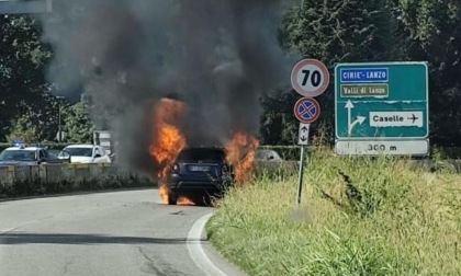 Auto prende fuoco sulla Torino-Caselle