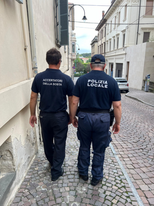 A Ivrea anche gli ausiliari della sosta potranno fare le multe