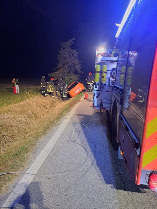 Schianto notturno a San Giusto: giovane grave, elitrasportato al Cto