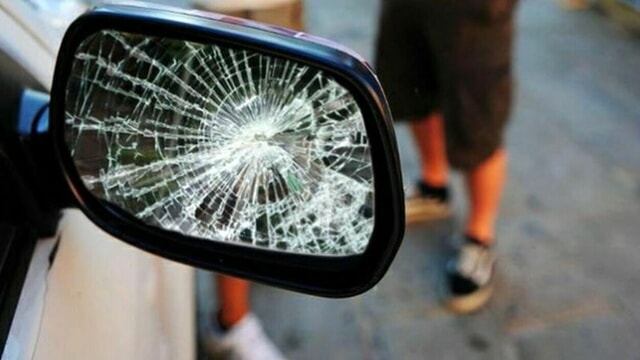 Truffa dello specchietto, truffatori a bordo di una Seat Ibiza bianca nell’Eporediese