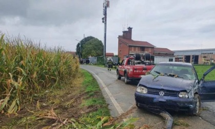 Inseguimento a San Maurizio Canavese: auto in fuga si schianta contro un’altra vettura | FOTO