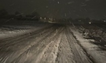 Nevicata sul Canavese, disagi alla viabilità e auto fuori strada