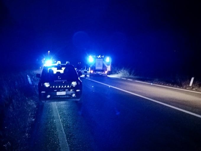 Auto fuori strada a Salassa: due feriti trasportati in ospedale