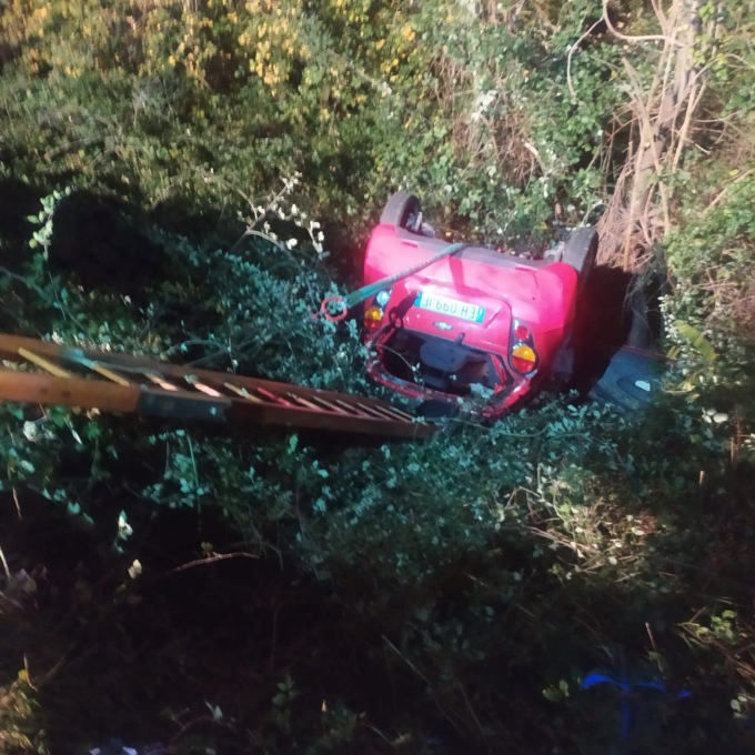 Anziana finisce fuori strada a Funghera: soccorsa dai Vigili del Fuoco e trasportata in ospedale