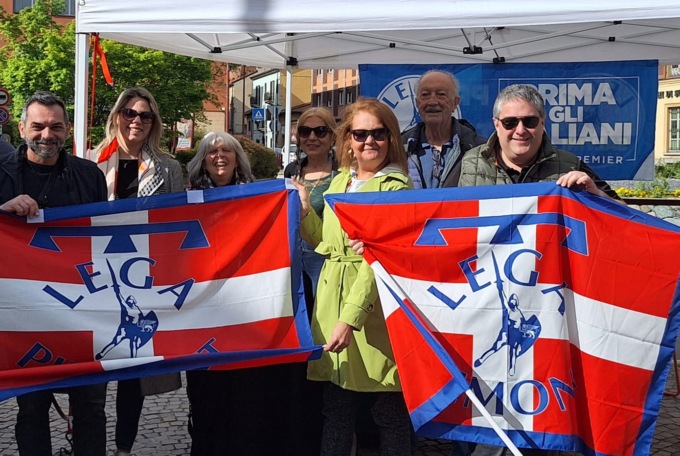 La Lega scende in piazza a sostegno delle forze dell’ordine