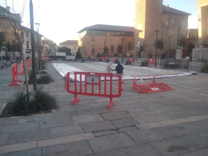 Al via il “dicembre leinicese” con la pista di pattinaggio