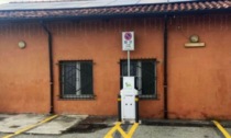 A Rivarossa nuova pavimentazione nell’area parcheggio in zona San Grato, installata anche una nuova colonnina auto elettriche