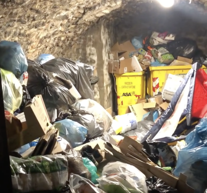 Isola ecologica di via Trieste, Pieruccini: “Una situazione insostenibile”