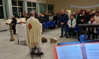 Chiesa inagibile, messa della vigilia di Natale nel salone pluriuso