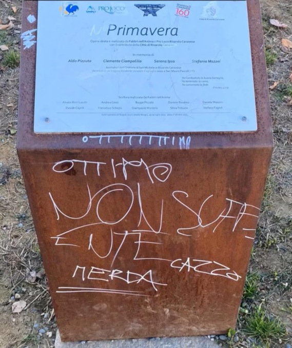 Rivarolo, vandalizzata la scultura “Primavera” dedicata ai giovani dell’oratorio morti in un incidente