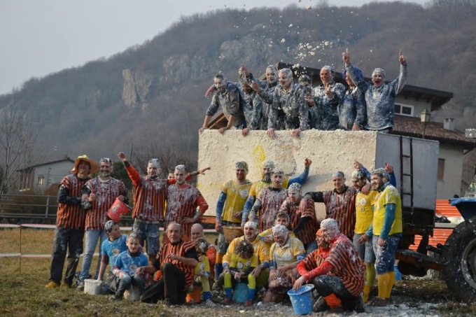 Carnevale di Bienca 2025: torna la battaglia dei tomini