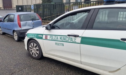 Feletto, alla guida senza patente e assicurazione non si ferma all'alt della polizia locale: inseguimento, veicolo sequestrato e multa salata