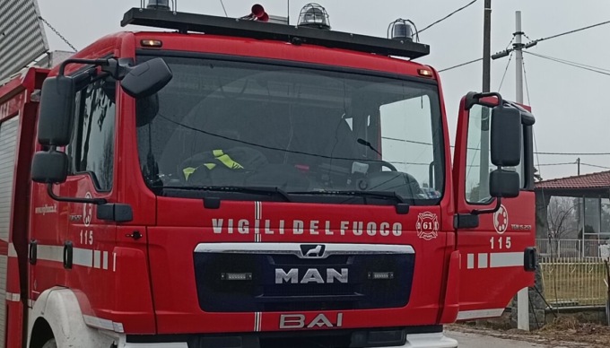 Fiamme in una canna fumaria a Sant’Antonio, vigili del fuoco in azione