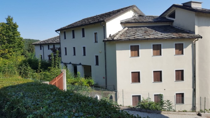 Ex asilo a Castelnuovo Nigra, con una lettera si riaccende il dibattito sul futuro della struttura