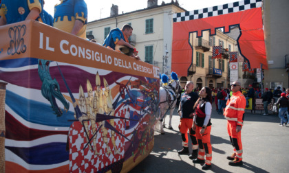 Sicurezza e assistenza sanitaria al Carnevale di Ivrea: l’impegno di Anpas e Ivrea Soccorso