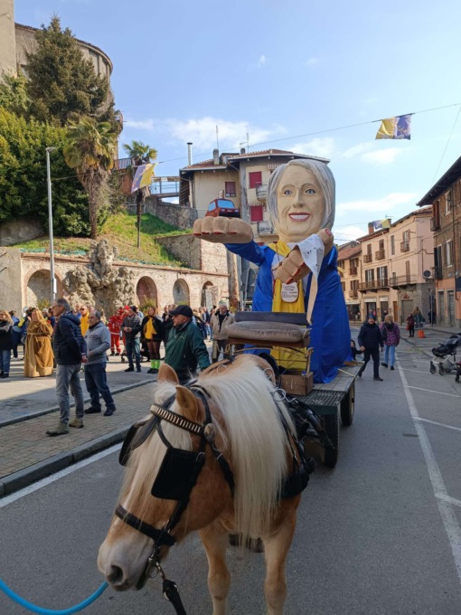 Giuseppina Viglia Ron è la «Regina Pignatun» del Carnevale di Castellamonte