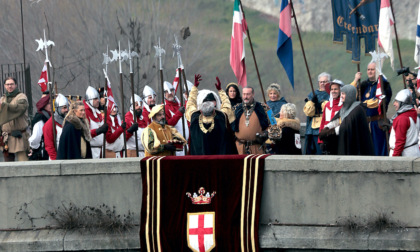 Storico Carnevale di Ivrea: stasera giù la maschera alla Vezzosa Mugnaia