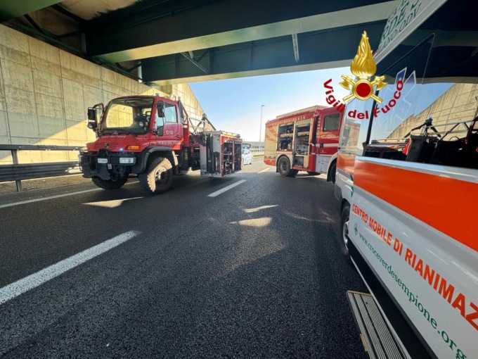 Schianto sulla A4, paura per una scolaresca di Ivrea in gita